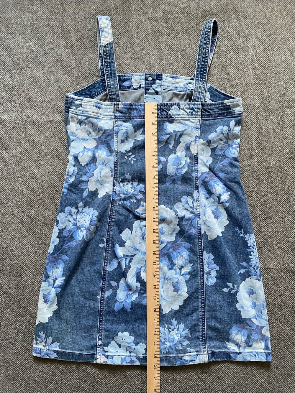 GAP Blue and White Floral Button-Front Denim Mini Dress - Picture 9 of 9
